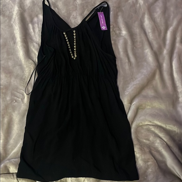 Elegant Black Sleeveless Top - Picture 1 of 1